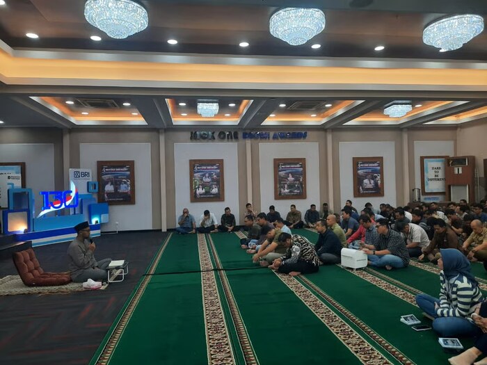 Pengajian Rutin di Jackone Hall, Pekerja BRI Region 6 Perdalam Pemahaman Ibadah